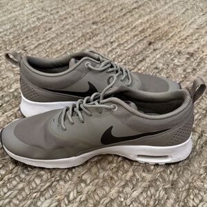 Nike Women's Gray and Black Sneakers